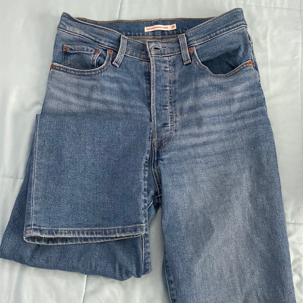 Levi’s ribcage straight ankle 28